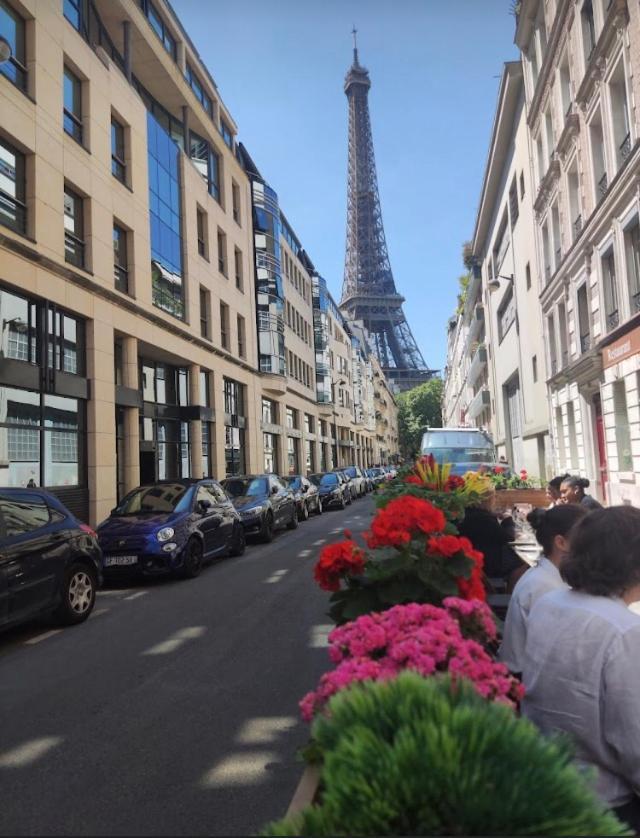 Апартаменти Sejour Au Pied De La Tour Eiffel Париж Екстер'єр фото